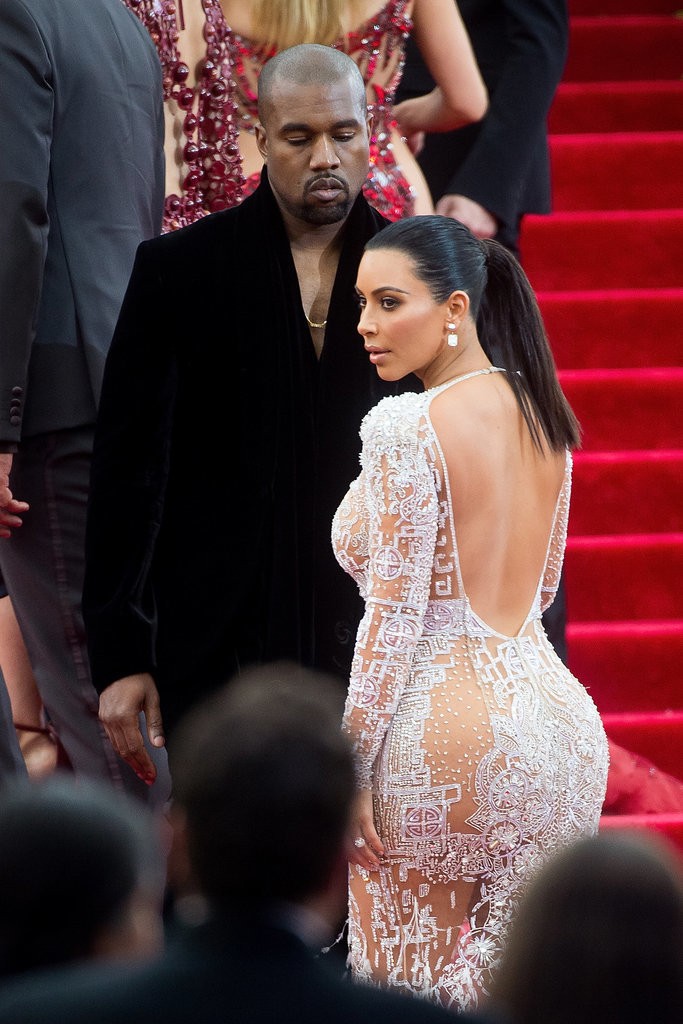 Pictures-Kanye-West-Checking-Out-Kim-Kardashian-6