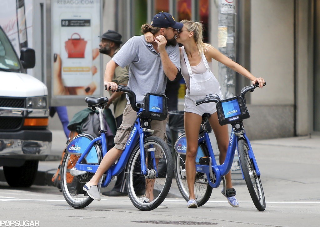 Leonardo-DiCaprio-Kelly-Rohrbach-Riding-Bikes-PDA-1