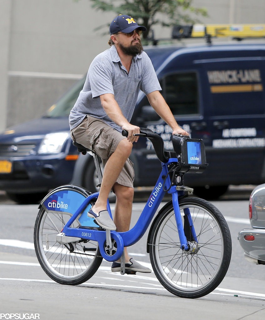 Leonardo-DiCaprio-Kelly-Rohrbach-Riding-Bikes-PDA-7
