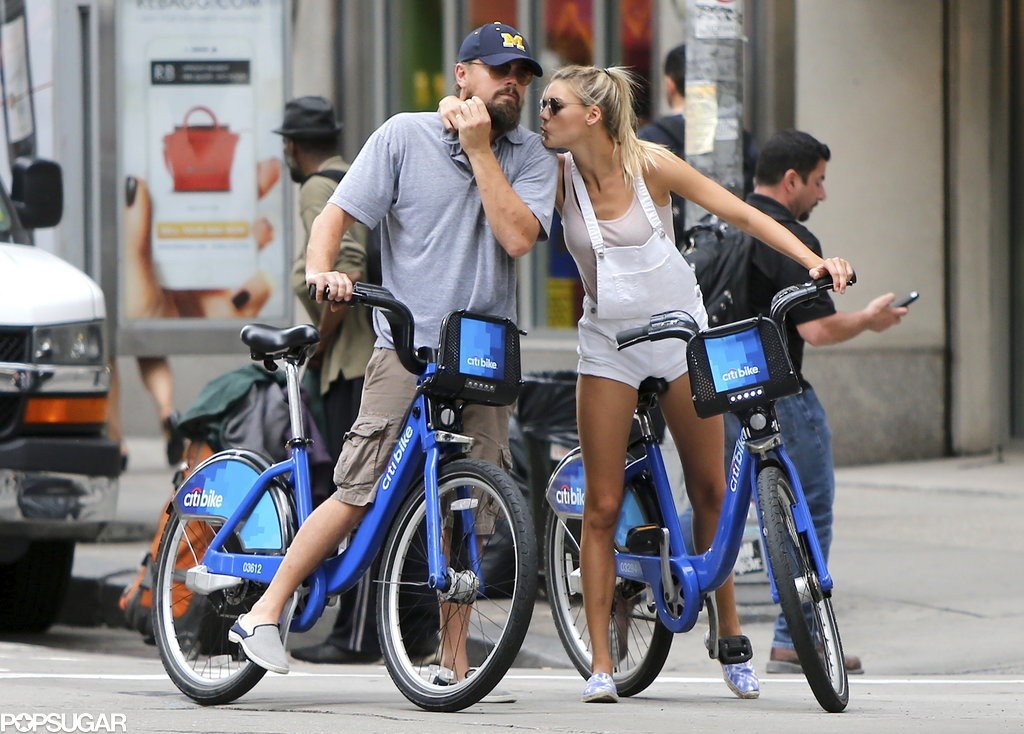 Leonardo-DiCaprio-Kelly-Rohrbach-Riding-Bikes-PDA-9