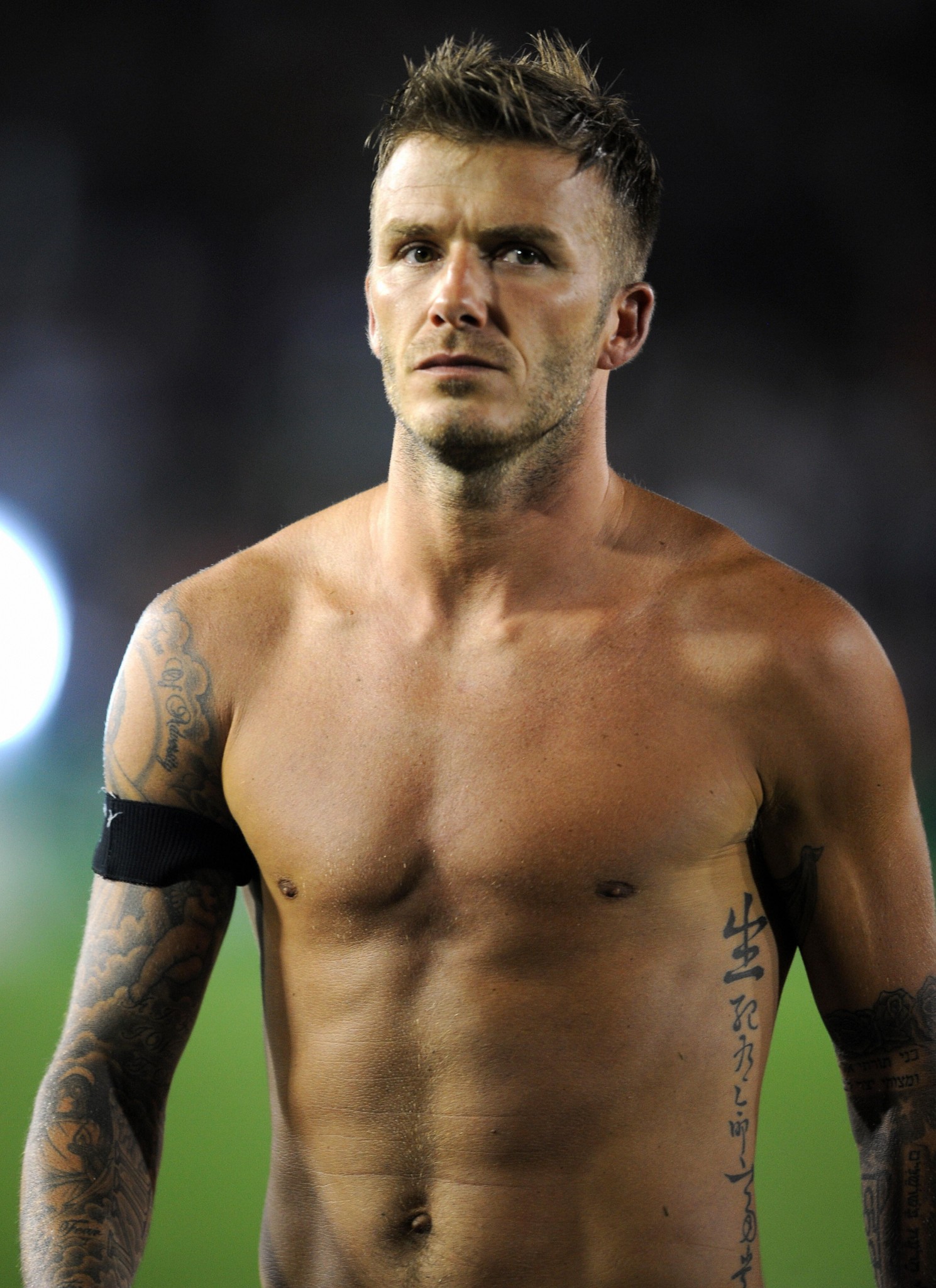 Los Angeles Galaxy midfielder David Beckham from England leaves the field after the exhibition game Los Angeles Galaxy vs FC Barcelona at the Rose Bowl Stadium in Pasadena, California on August 1, 2009. Barcelona won 2-1. AFP PHOTO / GABRIEL BOUYS (Photo credit should read GABRIEL BOUYS/AFP/Getty Images)