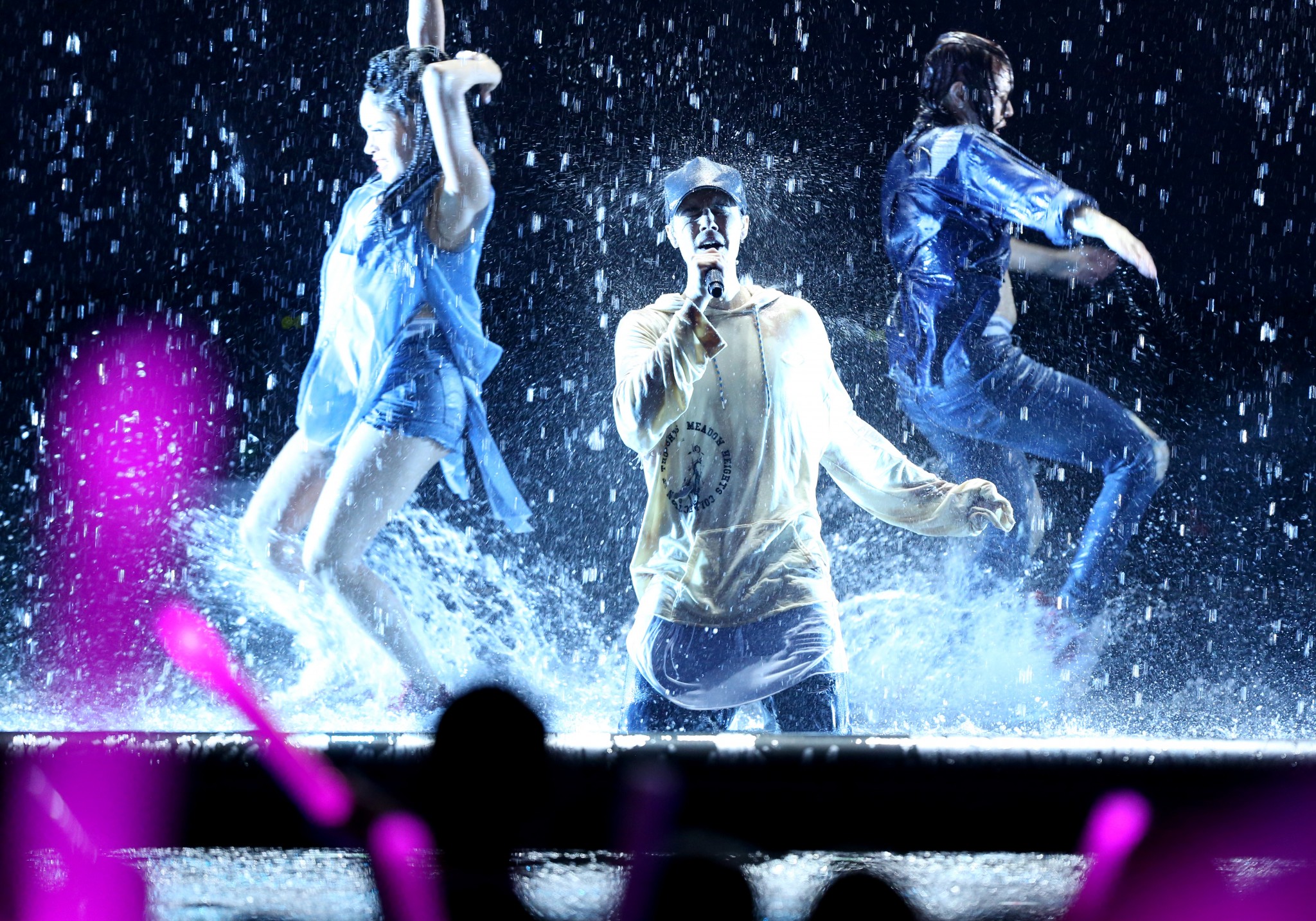 Justin Bieber performs at the American Music Awards at the Microsoft Theater on Sunday, Nov. 22, 2015, in Los Angeles. (Photo by Matt Sayles/Invision/AP)