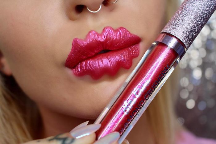 «Κυματιστά» χείλια: το νέο make up trend από το Instagram!