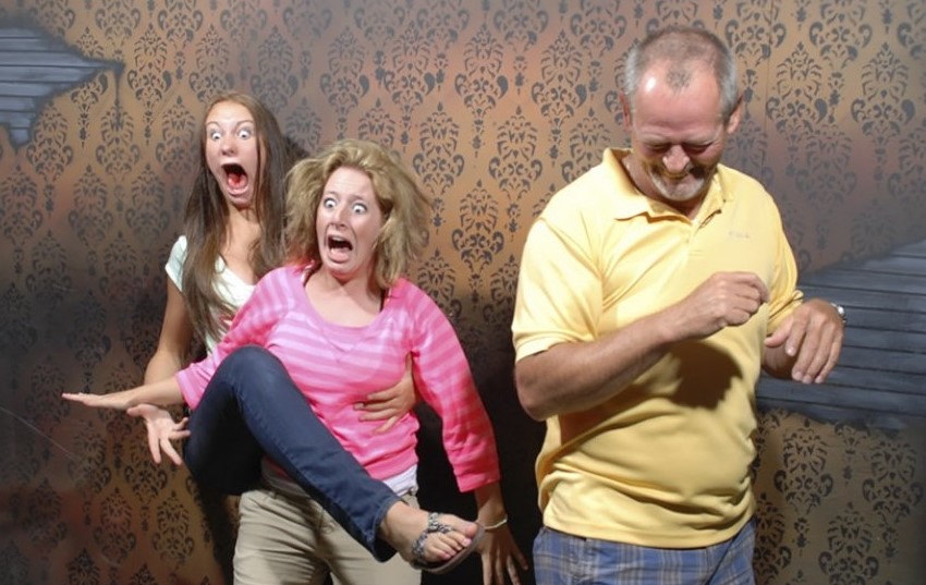 reactions ανθρώπων σε στοιχειωμένα σπίτια