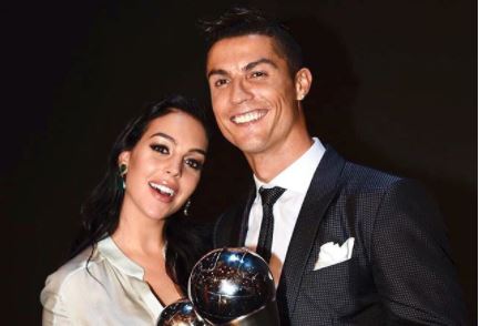 Cristiano Ronaldo: Δείτε την πρώτη επίσημη φωτογραφία της νεογέννητης κόρης