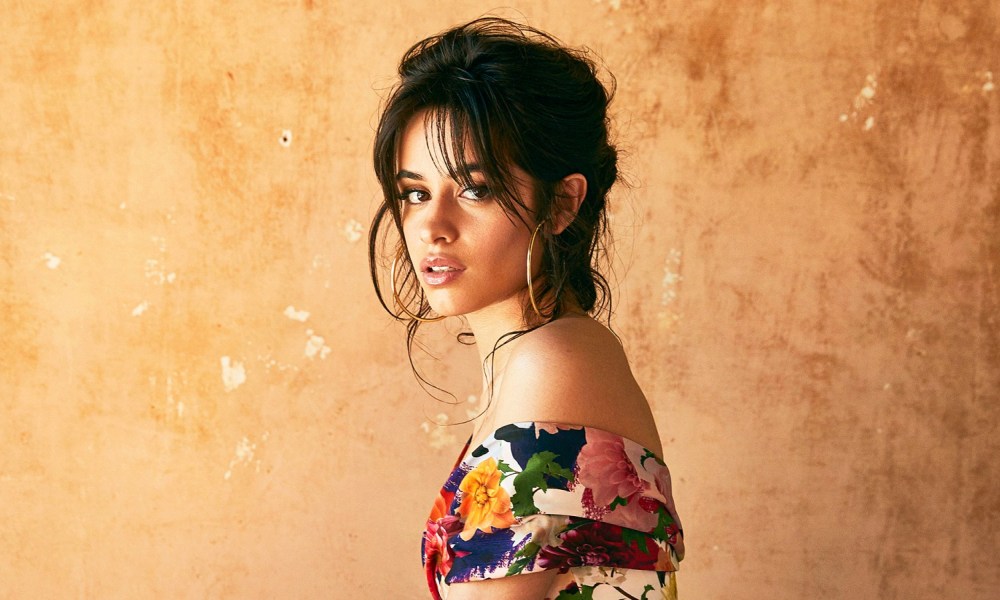 Η Camila Cabello παρουσιάζει δύο νέα τραγούδια