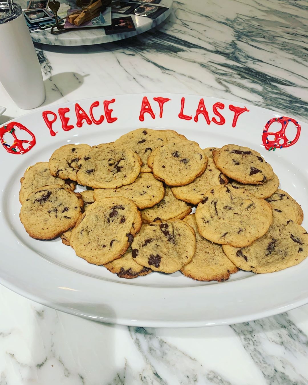 Taylor Swift έφτιαξε μπισκότα συμφιλίωσης για την Katy Perry