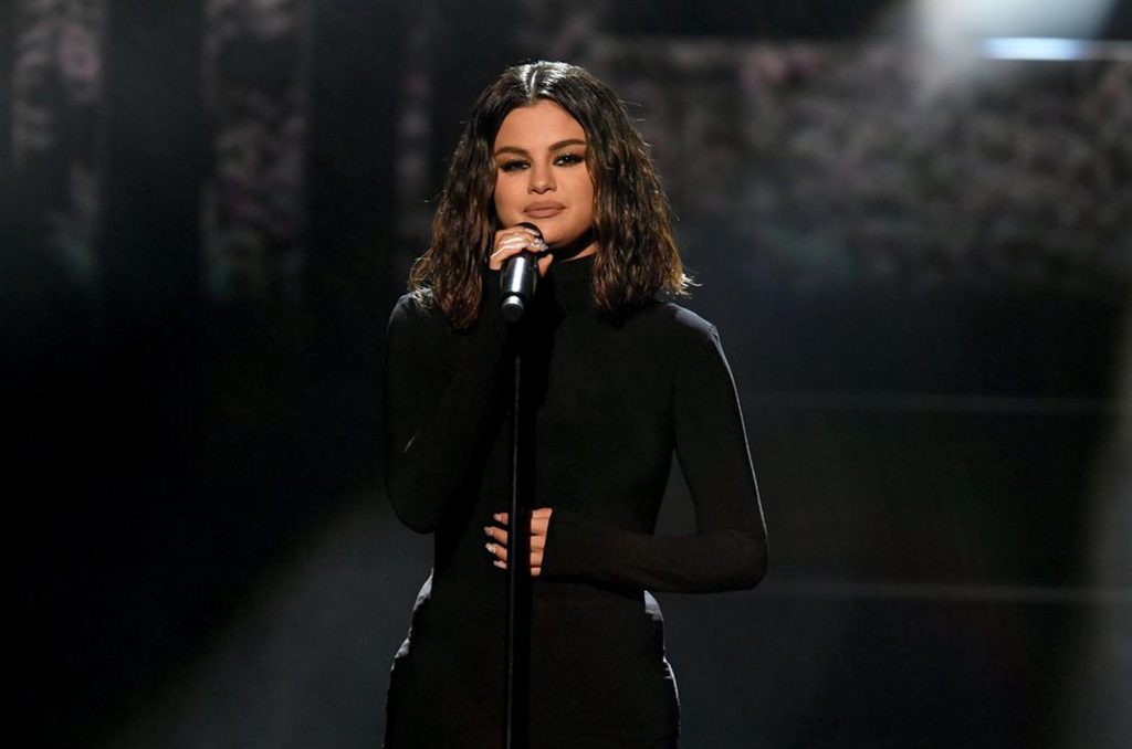 Η Selena Gomez δέχεται κριτική για τις φωνητικές της ικανότητες!